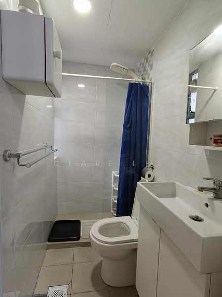 West Bay Condo, 50 West Coast Crescent, 2 Bedrooms, 936 sqft, Condominium For Sale, by Clare Lee, 500221126 - Bathroom - PropertyGuru.com.sg