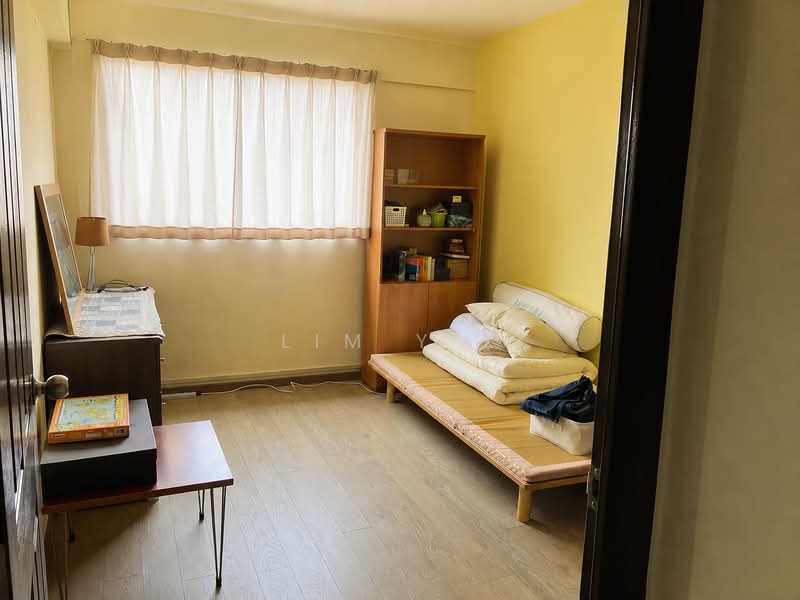 23 Saint George's Road, 23 Saint George's Road, 2 Bedrooms, 882 sqft, HDB Flat For Sale, by Lim Y X, 500221127 - Bedroom - PropertyGuru.com.sg