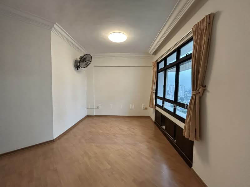 High Floor 4-Room HDB Flat in the Heart of Clementi! Walking Distance to MRT & Malls, , 3 Bedrooms, 969 sqft, HDB Flat For Sale, by Christine Tan, 500221128 - Interior - PropertyGuru.com.sg