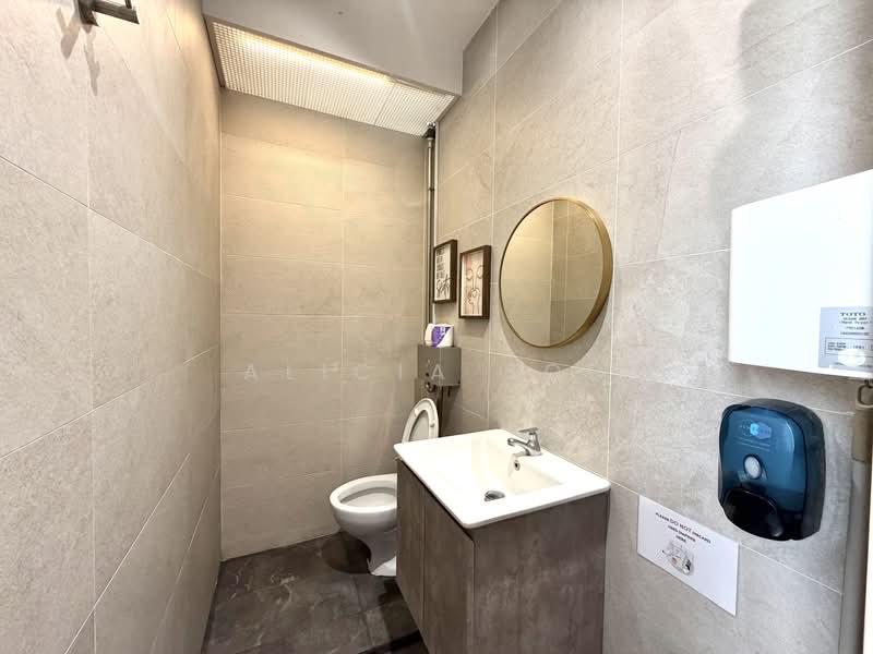 158 Bedok South Avenue 3, , 1,464 sqft, Shop / Shophouse For Sale, by Alicia Soh, 500221131 - Bathroom - CommercialGuru.com.sg