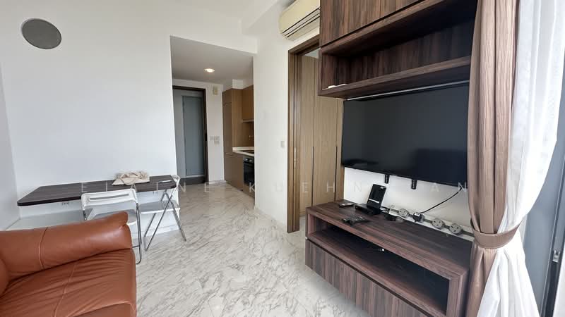 Spottiswoode 18, 18 Spottiswoode Park Road, 1 Bedroom, 388 sqft, Condominium For Sale, by Elaine Kuehn-Tan, 500221133 - Living Room - PropertyGuru.com.sg