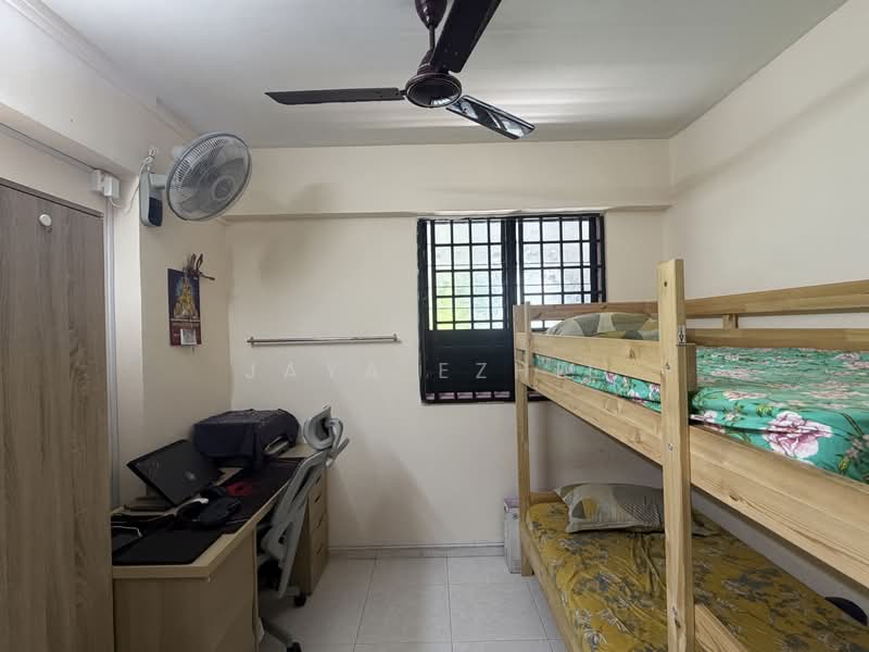 304 Jurong East Street 32, 304 Jurong East Street 32, 2 Bedrooms, 720 sqft, HDB Flat For Sale, by Jaya Ezhil, 500221135 - Bedroom - PropertyGuru.com.sg