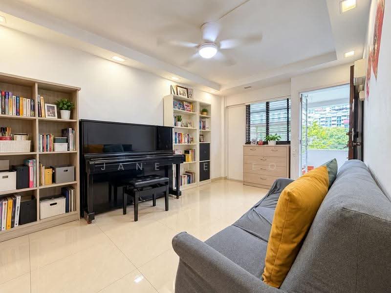329 Ang Mo Kio Avenue 3, 329 Ang Mo Kio Avenue 3, Ang Mo Kio / Bishan / Thomson, 2 Bedrooms, 785 sqft, HDB Flat For Sale, by Janelle Teo, 500221136 - Living Room - PropertyGuru.com.sg