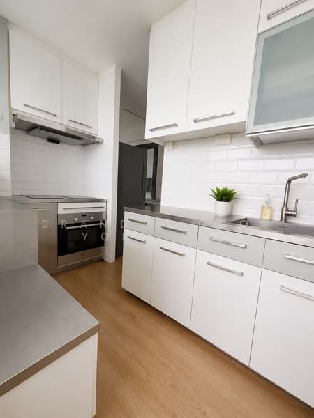 A Treasure Trove, 58 Punggol Walk, 2 Bedrooms, 1,528 sqft, Condominium For Sale, by Brandon Choi Yong Suk, 500221151 - Kitchen - PropertyGuru.com.sg