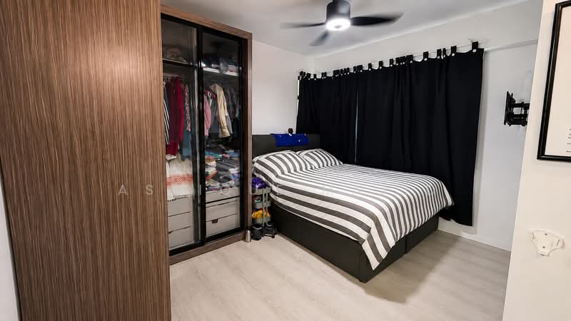209C Compassvale Lane, 209C Compassvale Lane, 3 Bedrooms, 990 sqft, HDB Flat For Sale, by Ashique Majid, 500221170 - Master bed Room  - PropertyGuru.com.sg