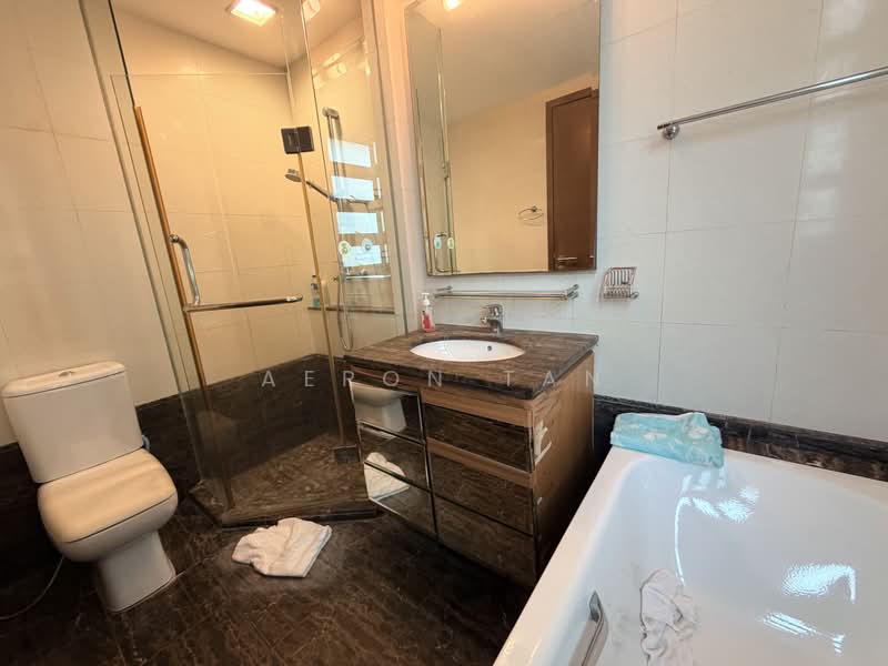 Butterworth 8, 4 Butterworth Lane, East Coast / Marine Parade, 2 Bedrooms, 1,023 sqft, Condominium For Sale, by Aeron Tan, 500221199 - Bathroom - PropertyGuru.com.sg