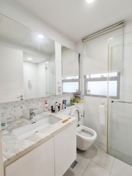 The Minton, 147 Hougang Street 11, 3 Bedrooms, 1,335 sqft, Condominium For Sale, by Michael Seah, 500221215 - Bathroom - PropertyGuru.com.sg