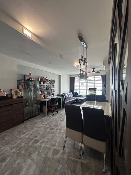 663B Punggol Drive, 663B Punggol Drive, 3 Bedrooms, 969 sqft, HDB Flat For Sale, by Michelle Lim Shu Ching, 500221216 - Living Room - PropertyGuru.com.sg