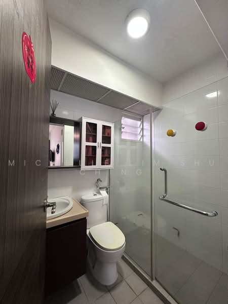 663B Punggol Drive, 663B Punggol Drive, 3 Bedrooms, 969 sqft, HDB Flat For Sale, by Michelle Lim Shu Ching, 500221216 - Bathroom - PropertyGuru.com.sg