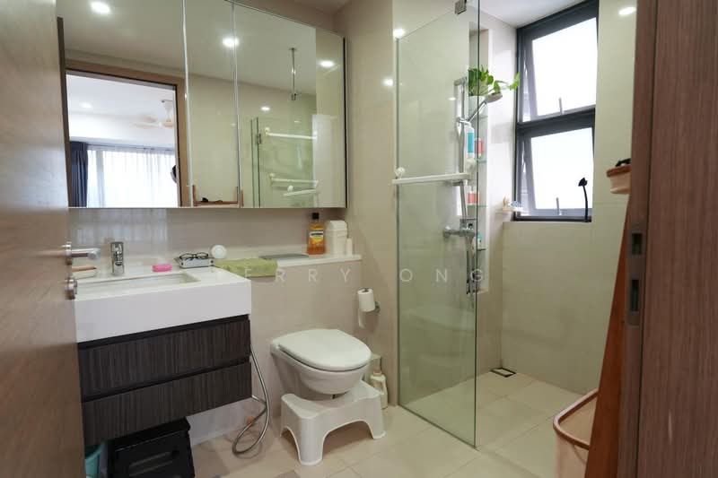 The Palette, 101 Pasir Ris Grove, 2 Bedrooms, 753 sqft, Condominium For Sale, by Terry Ong, 500221221 - Bathroom - PropertyGuru.com.sg