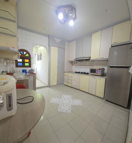442 Choa Chu Kang Avenue 4, 442 Choa Chu Kang Avenue 4, 2 Bedrooms, 1,000 sqft, HDB Flat For Rent, by Desmond Toh (卓文财), 500221235 - Kitchen - PropertyGuru.com.sg