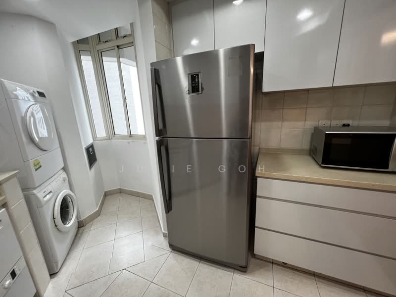 Burlington Square, 175B Bencoolen Street, 2 Bedrooms, 872 sqft, Apartment For Sale, by Julie Goh, 500221238 - Kitchen - PropertyGuru.com.sg