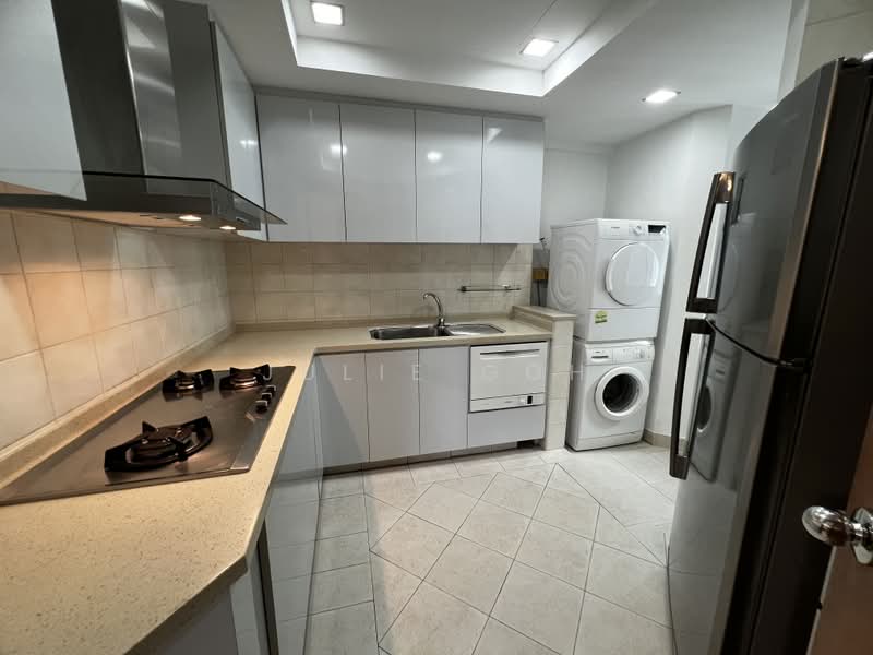 Burlington Square, 175B Bencoolen Street, 2 Bedrooms, 872 sqft, Apartment For Sale, by Julie Goh, 500221238 - Kitchen - PropertyGuru.com.sg