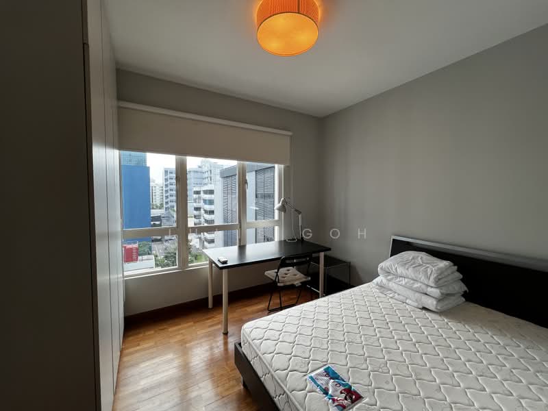 Burlington Square, 175B Bencoolen Street, 2 Bedrooms, 872 sqft, Apartment For Sale, by Julie Goh, 500221238 - Bedroom - PropertyGuru.com.sg