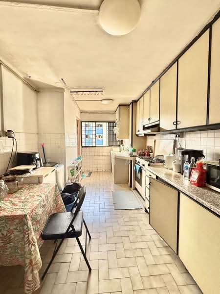 231 Yishun Street 21, 231 Yishun Street 21, 3 Bedrooms, 1,054 sqft, HDB Flat For Sale, by Azhar Baksin, 500221241 - Kitchen - PropertyGuru.com.sg