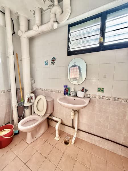 231 Yishun Street 21, 231 Yishun Street 21, 3 Bedrooms, 1,054 sqft, HDB Flat For Sale, by Azhar Baksin, 500221241 - Bathroom - PropertyGuru.com.sg