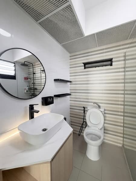 419A Northshore Drive, 419A Northshore Drive, 3 Bedrooms, 1,012 sqft, HDB Flat For Sale, by James Yeo, 500221249 - Bathroom - PropertyGuru.com.sg