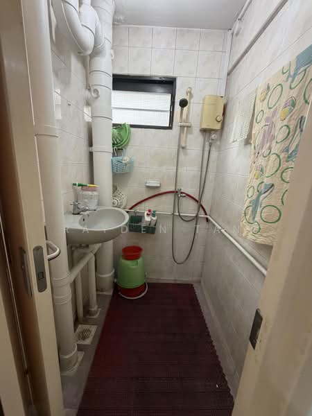 119 Bukit Merah View, 119 Bukit Merah View, 3 Bedrooms, 700 sqft, HDB Flat For Sale, by Rayden Tan, 500221252 - Bathroom - PropertyGuru.com.sg