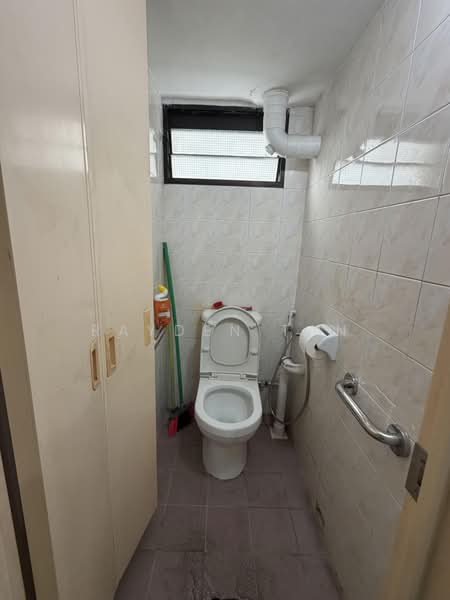 119 Bukit Merah View, 119 Bukit Merah View, 3 Bedrooms, 700 sqft, HDB Flat For Sale, by Rayden Tan, 500221252 - Bathroom - PropertyGuru.com.sg