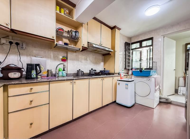 Kim Tian, Kim Tian, 3 Bedrooms, 700 sqft, HDB Flat For Sale, by TJ Chew, 500221260 - Kitchen - PropertyGuru.com.sg