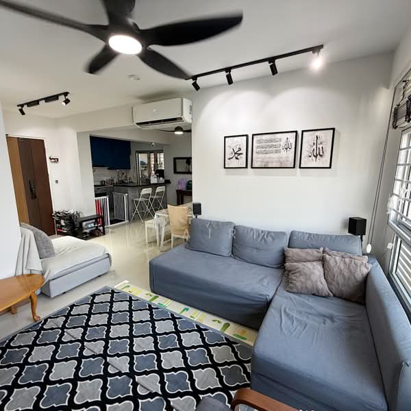 874D Tampines Street 85, 874D Tampines Street 85, 3 Bedrooms, 1,001 sqft, HDB Flat For Sale, by Zuhairi ., 500221270 - Living Room - PropertyGuru.com.sg