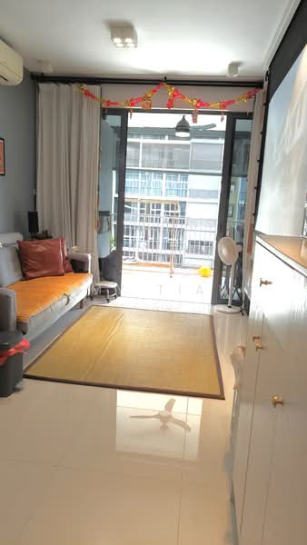 Wandervale, 361 Choa Chu Kang Avenue 3, 3 Bedrooms, 1,098 sqft, Executive Condominium For Sale, by Amy Tian, 500221273 - Living Room - PropertyGuru.com.sg