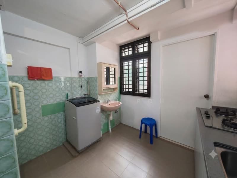 112 Commonwealth Crescent, 112 Commonwealth Crescent, 3 Bedrooms, 732 sqft, HDB Flat For Sale, by Elijah Poh, 500221280 - Kitchen - PropertyGuru.com.sg