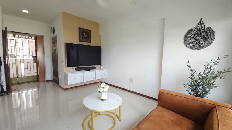221A Sumang Lane, 221A Sumang Lane, 2 Bedrooms, 731 sqft, HDB Flat For Sale, by Shuhandy Tugi, 500221283 - Living Room - PropertyGuru.com.sg