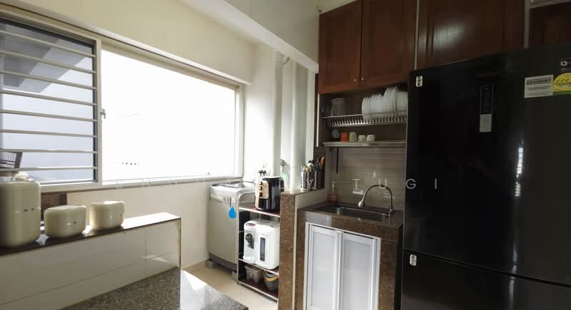 221A Sumang Lane, 221A Sumang Lane, 2 Bedrooms, 731 sqft, HDB Flat For Sale, by Shuhandy Tugi, 500221283 - Kitchen - PropertyGuru.com.sg