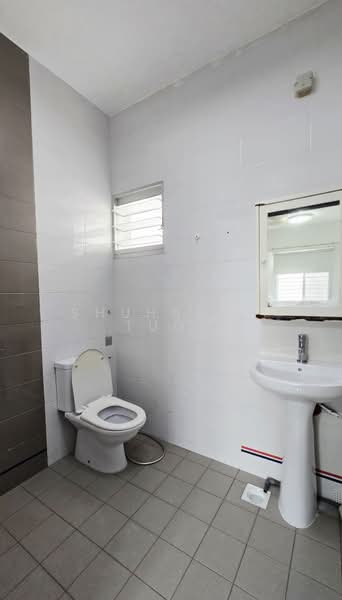 221A Sumang Lane, 221A Sumang Lane, 2 Bedrooms, 731 sqft, HDB Flat For Sale, by Shuhandy Tugi, 500221283 - Bathroom - PropertyGuru.com.sg
