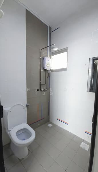 221A Sumang Lane, 221A Sumang Lane, 2 Bedrooms, 731 sqft, HDB Flat For Sale, by Shuhandy Tugi, 500221283 - Bathroom - PropertyGuru.com.sg