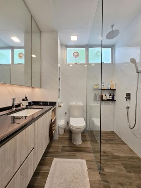 Clementi Park, 137 Sunset Way, 3 Bedrooms, 1,657 sqft, Condominium For Sale, by Ferlicia Lim, 500221287 - Bathroom - PropertyGuru.com.sg