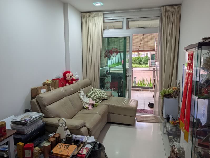 Parc Rosewood, 71 Rosewood Drive, 2 Bedrooms, 764 sqft, Condominium For Sale, by Raymond Tan, 500221293 - Living Room - PropertyGuru.com.sg