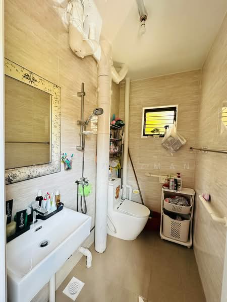 829 Yishun Street 81, 829 Yishun Street 81, 2 Bedrooms, 785 sqft, HDB Flat For Sale, by Asyraf Azman, 500221296 - Bathroom - PropertyGuru.com.sg