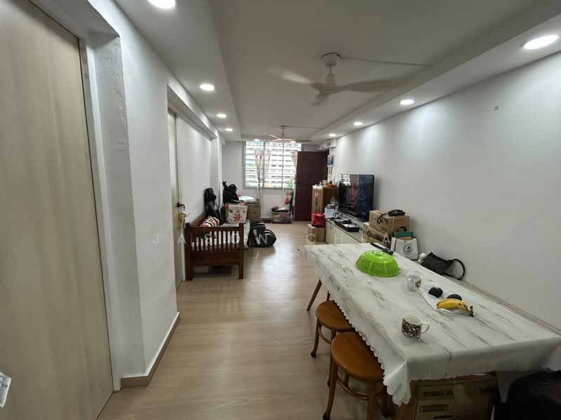 528 Bukit Batok Street 51, 528 Bukit Batok Street 51, 2 Bedrooms, 743 sqft, HDB Flat For Sale, by Jason Chia, 500221299 - Living Room - PropertyGuru.com.sg