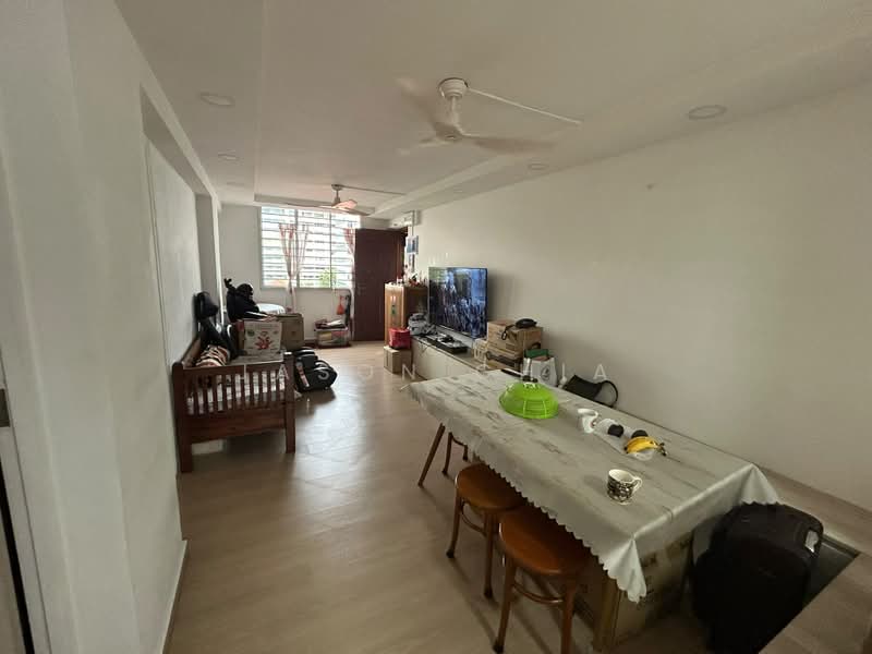 528 Bukit Batok Street 51, 528 Bukit Batok Street 51, 2 Bedrooms, 743 sqft, HDB Flat For Sale, by Jason Chia, 500221299 - Living Room - PropertyGuru.com.sg