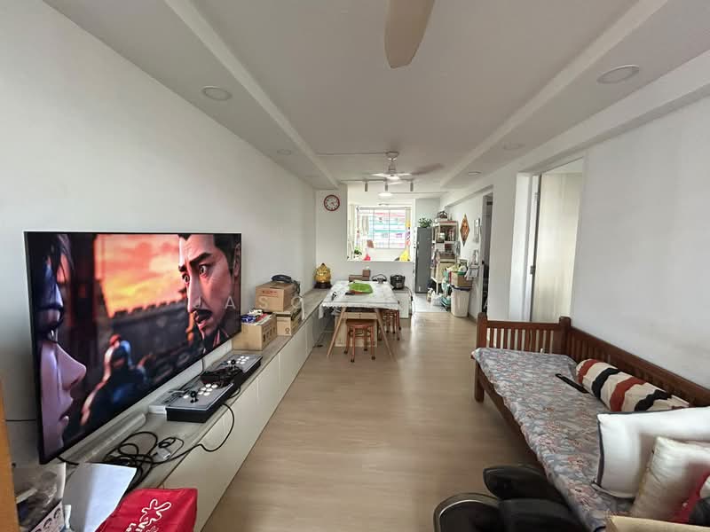 528 Bukit Batok Street 51, 528 Bukit Batok Street 51, 2 Bedrooms, 743 sqft, HDB Flat For Sale, by Jason Chia, 500221299 - Living Room - PropertyGuru.com.sg