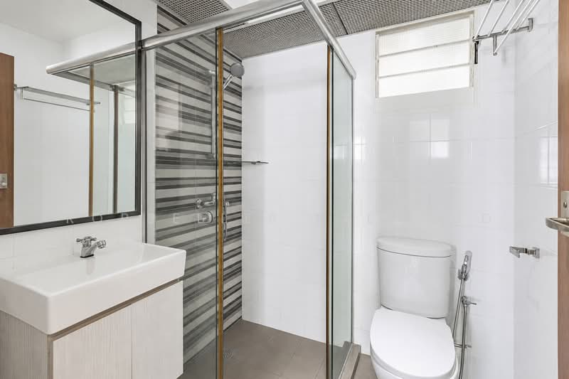 619A Punggol Drive, 619A Punggol Drive, 3 Bedrooms, 1,001 sqft, HDB Flat For Sale, by Elaine Wong, 500221301 - Bathroom - PropertyGuru.com.sg