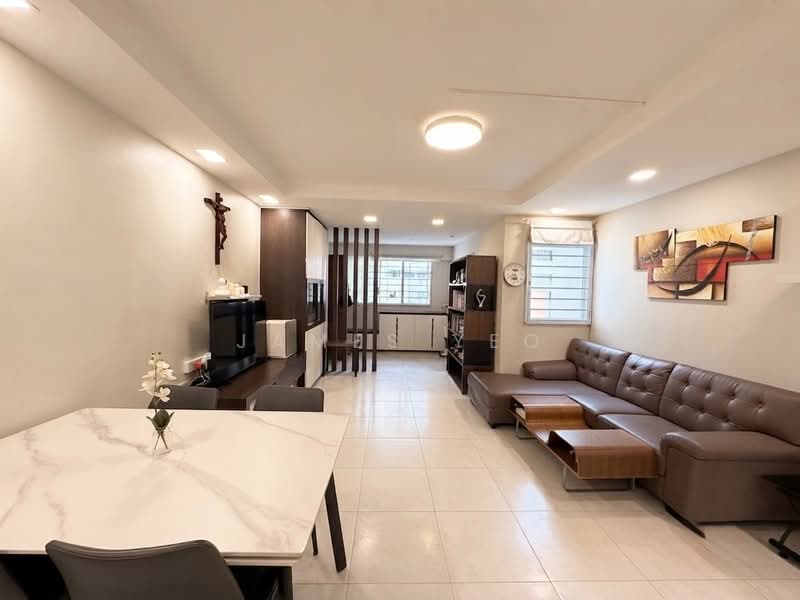 334 Hougang Avenue 5, 334 Hougang Avenue 5, 3 Bedrooms, 1,119 sqft, HDB Flat For Sale, by James Yeo, 500221303 - Living Room - PropertyGuru.com.sg