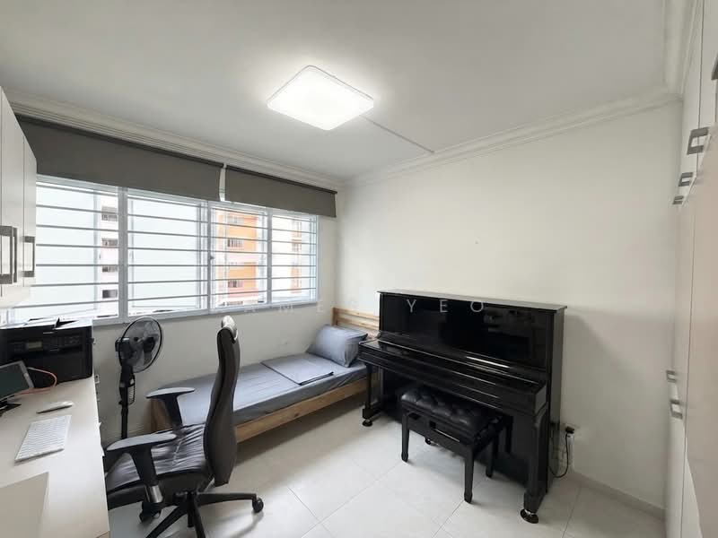 334 Hougang Avenue 5, 334 Hougang Avenue 5, 3 Bedrooms, 1,119 sqft, HDB Flat For Sale, by James Yeo, 500221303 - Bedroom - PropertyGuru.com.sg