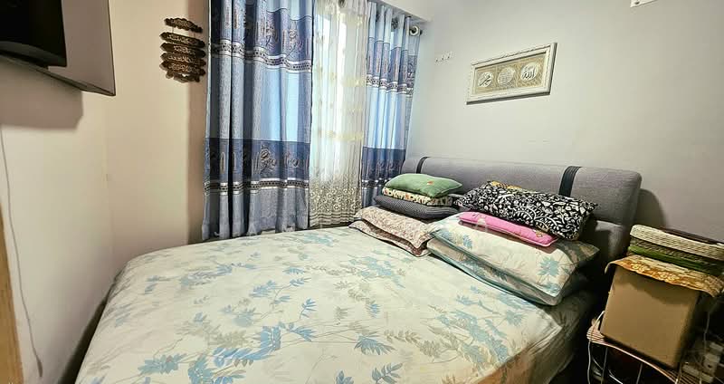 Treasure at Tampines, 39 Tampines Lane, 3 Bedrooms, 1,012 sqft, Condominium For Sale, by James Yeo, 500221305 - Bedroom - PropertyGuru.com.sg