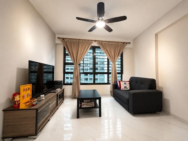 417A Fernvale Link, 417A Fernvale Link, 3 Bedrooms, 1,001 sqft, HDB Flat For Sale, by Sindy Lin, 500221307 - Living Room - PropertyGuru.com.sg