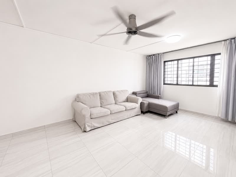 219A Jurong East Street 21, 219A Jurong East Street 21, 3 Bedrooms, 118 sqft, HDB Flat For Sale, by Leeon Ling, 500221311 - Living Room - PropertyGuru.com.sg