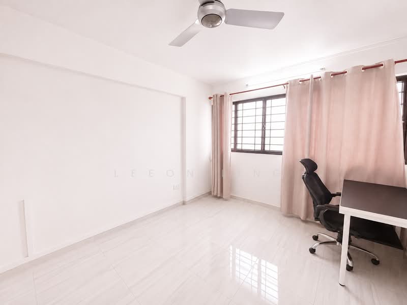 219A Jurong East Street 21, 219A Jurong East Street 21, 3 Bedrooms, 118 sqft, HDB Flat For Sale, by Leeon Ling, 500221311 - Study - PropertyGuru.com.sg