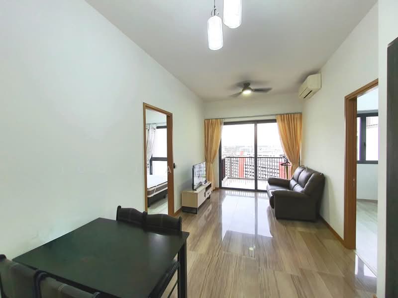Lakeville, 1 Jurong Lake Link, 2 Bedrooms, 753 sqft, Condominium For Rent, by Loo Jia Bin (Jo), 500221312 - Living Room - PropertyGuru.com.sg