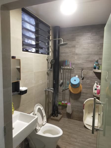 368 Tampines Street 34, 368 Tampines Street 34, Room Rental, 120 sqft, HDB Flat For Rent, by Randale Ong, 500221338 - Bathroom - PropertyGuru.com.sg