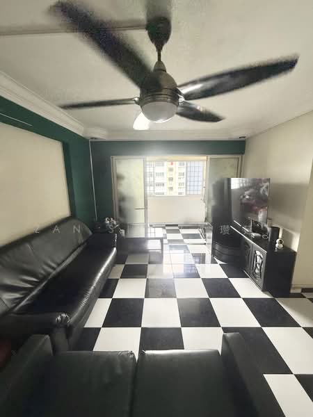 876 Woodlands Avenue 9, 876 Woodlands Avenue 9, 3 Bedrooms, 1,302 sqft, HDB Flat For Sale, by Zan Sim (沈瓒延), 500221342 - Living Room - PropertyGuru.com.sg