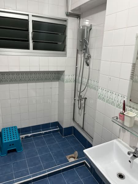 771 Pasir Ris Street 71, 771 Pasir Ris Street 71, 3 Bedrooms, 1,108 sqft, HDB Flat For Rent, by Shirin Bagharib, 500221349 - Bathroom - PropertyGuru.com.sg