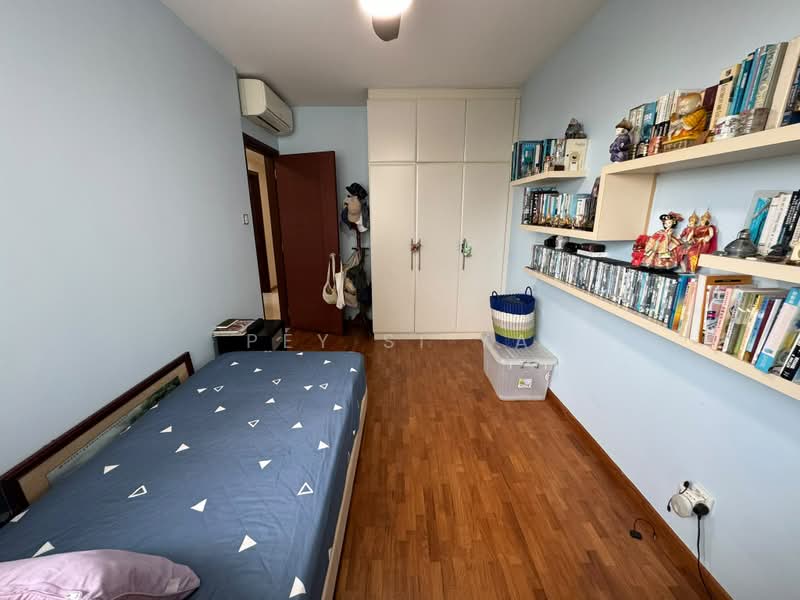 Rio Vista, 10 Upper Serangoon View, 3 Bedrooms, 1,249 sqft, Condominium For Sale, by Pey Si Ya, 500221350 - Bedroom - PropertyGuru.com.sg