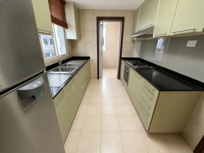Rio Vista, 10 Upper Serangoon View, 3 Bedrooms, 1,249 sqft, Condominium For Sale, by Pey Si Ya, 500221350 - Kitchen - PropertyGuru.com.sg
